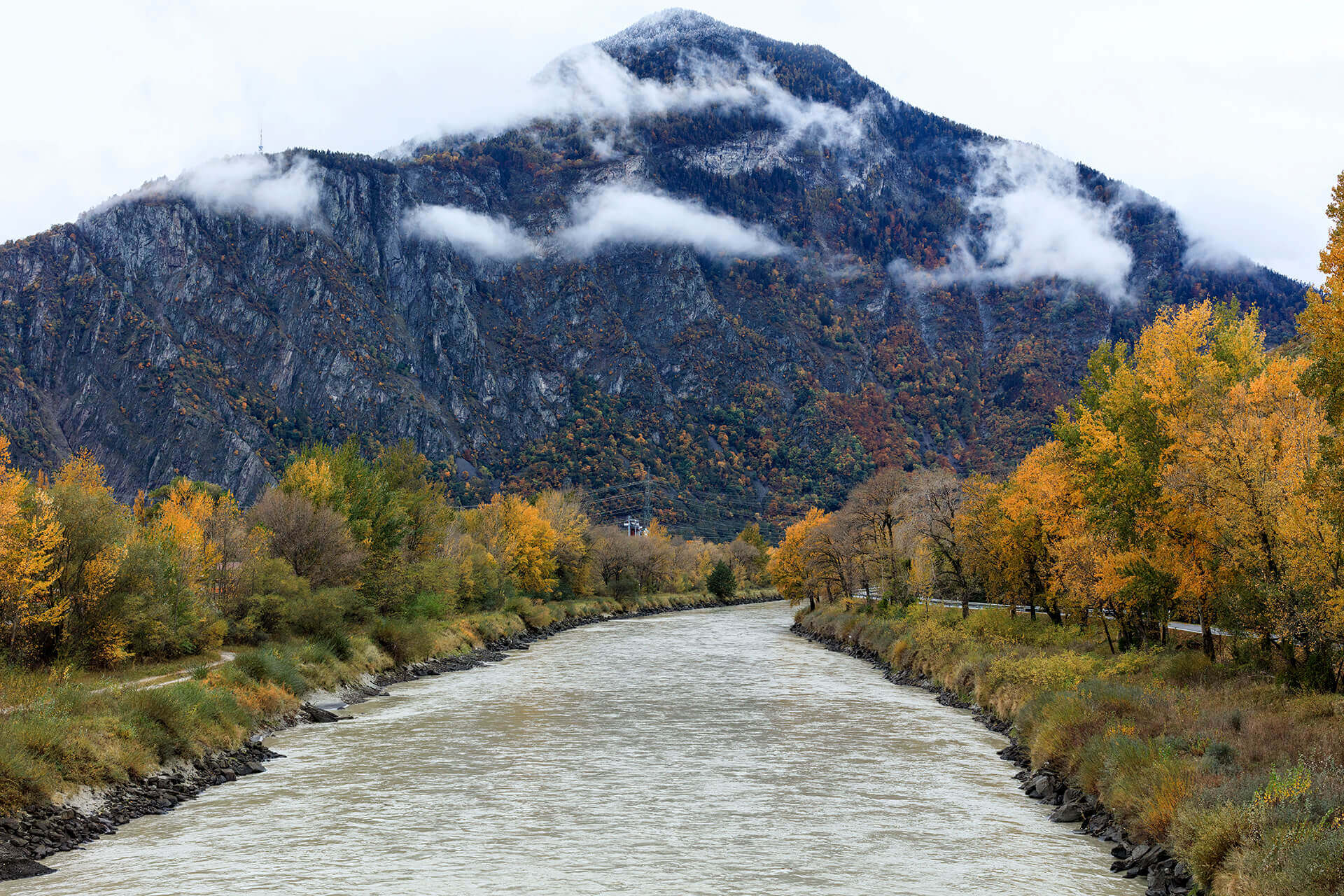 Le fleuve Rhône, Km 127 Canton du Valais, Coude de Martigny